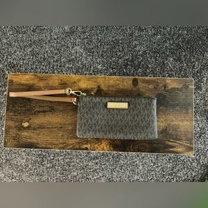 Small Michael Kors Wristlet